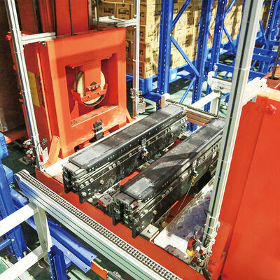 رافعة مكدس أرضية مدعومة SRM آلة تخزين واسترجاع ASRS نظام تخزين واسترجاع آلي